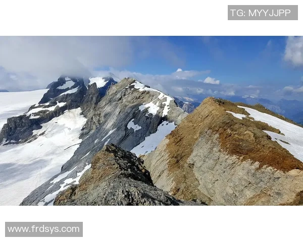 王强独家分享攀岩技巧与心得助你征服高峰挑战自我极限
